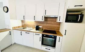 Le Quartz Tresum In A Modern Residence Near The Lake Garage Included